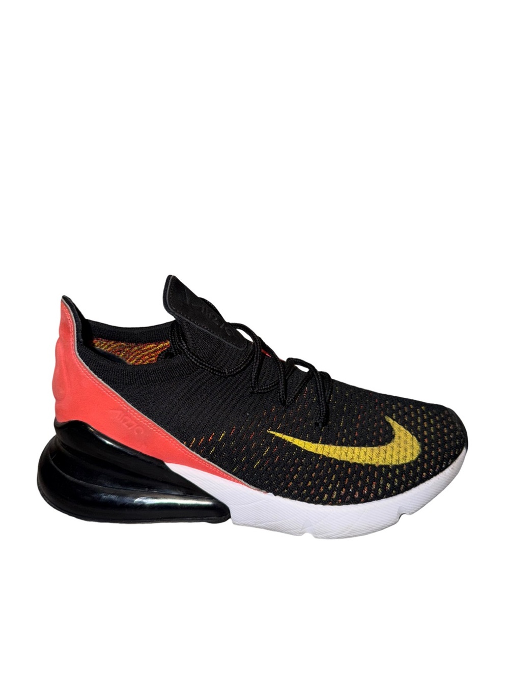 Nike Women’s 270 Black/Red Flyknit Running Shoe size 8